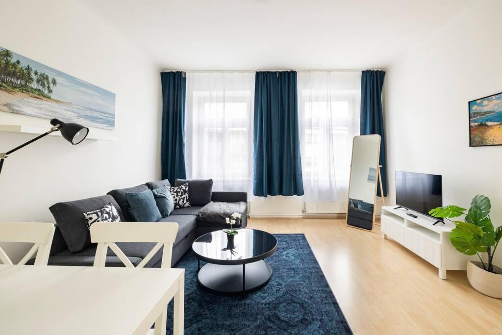 Beautiful 1 Bedroom Apartment Near Schoenbrunn Вена Экстерьер фото