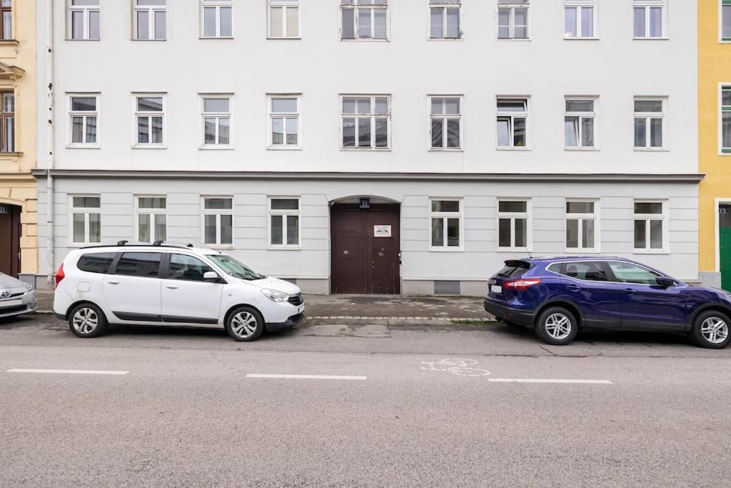 Beautiful 1 Bedroom Apartment Near Schoenbrunn Вена Экстерьер фото